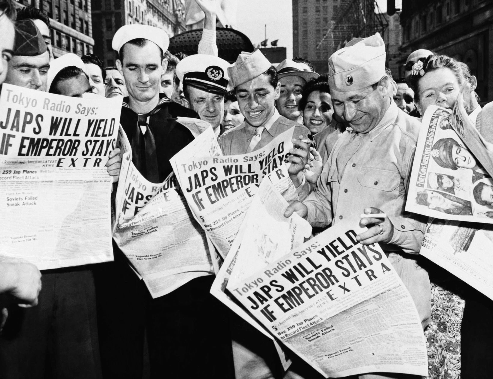 1945: V J Day